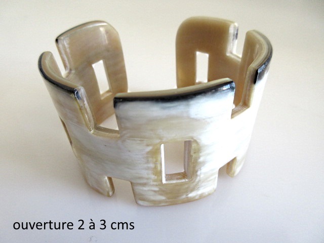 Bracelet en corne (modle 14)